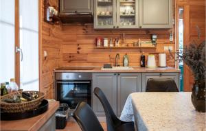 3 Bedroom Lovely Home In Dubrava Kod Sibenika 