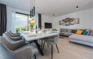 Amazing Home In Pasman 