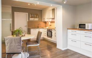 3 Bedroom Pet Friendly Home In Bredene