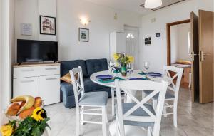 Nice Apartment In Pula With Kitchen