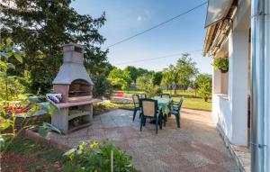 2 Bedroom Awesome Home In Vodnjan 