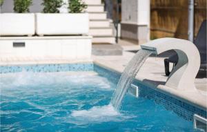 Beautiful Apartment In Kastel Stafilic