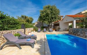 Nice Apartment In Garica With Wifi