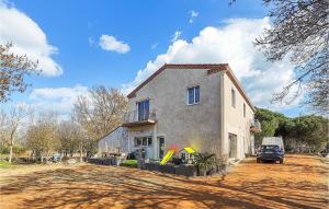 Appartements Awesome Apartment In Narbonne With Wifi : photos des chambres