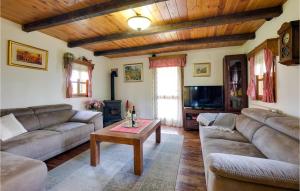 Gorgeous Home In Jakovlje With Sauna 