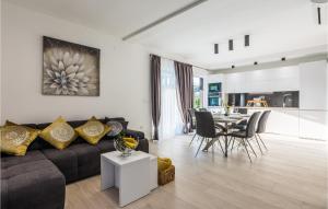 Beach Front Home In Zdrelac