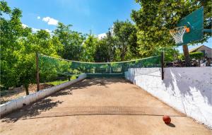 Gorgeous Home In Zelengrad With Kitchen