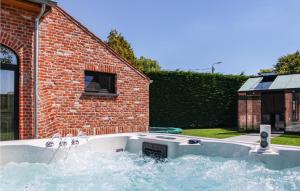 Amazing Home In Diksmuide With Wifi