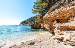 4 Bedroom Awesome Home In Pupnat