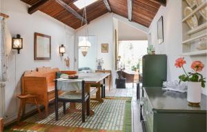 2 Bedroom Cozy Home In Dronningmølle