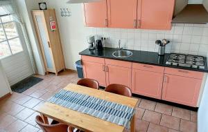 Amazing Home In De Moer