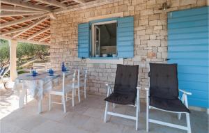 Two-Bedroom Holiday Home In Postira