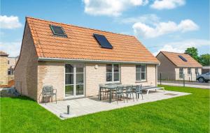 Cozy Home In Lombardsijde With Wifi