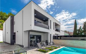 Gorgeous Home In Dramalj 