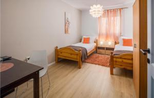 Lovely Home In Zbandaj