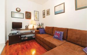 3 Bedroom Beautiful Home In Jadranovo