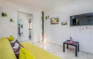 Stunning Apartment In Njivice With Wifi