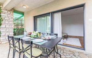 Awesome Apartment In Fazana With Wifi