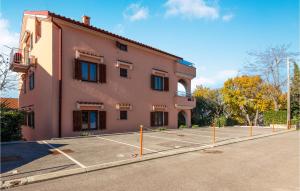 Stunning Apartment In Njivice With Wifi 