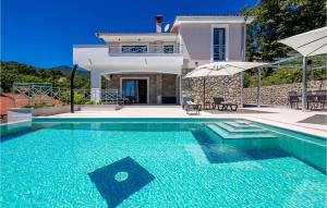 4 Bedroom Gorgeous Home In Icici