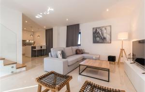 Beautiful Home In Skabrnja With Wifi