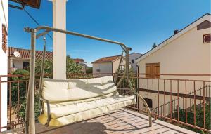 1 Bedroom Amazing Apartment In Pirovac 