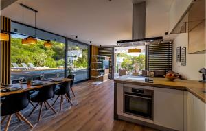 Beautiful Home In Slivno With Wifi