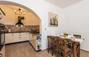 1 Bedroom Awesome Apartment In Lovran