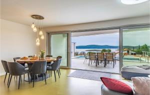 4 Bedroom Gorgeous Home In Pomer 