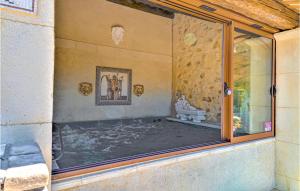 Maisons de vacances Lovely Home In Vallabregues : photos des chambres
