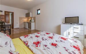 Nice Apartment In Pula With Wifi