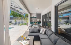 4 Bedroom Beautiful Home In Banjole 