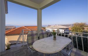 Gorgeous Apartment In Novi Vinodolski 