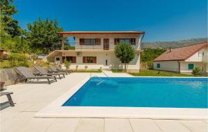 Beautiful Home In Muskovci With Wifi