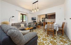 Beautiful Home In Muskovci With Wifi 