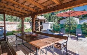 2 Bedroom Beautiful Home In Peroj 