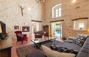 4 Bedroom Lovely Home In Kringa 