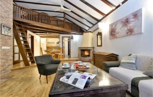 Beautiful Home In Banska Selnica 