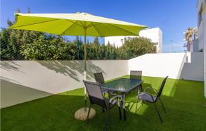 3 Bedroom Cozy Apartment In Denia