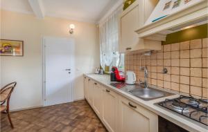 3 Bedroom Lovely Home In Susanj 
