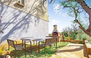 5 Bedroom Lovely Apartment In Raslina