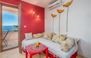 2 Bedroom Nice Apartment In Njivice