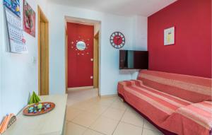 2 Bedroom Nice Apartment In Njivice 