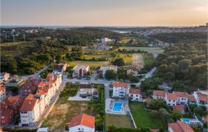 Beautiful Home In Pula With Jacuzzi 