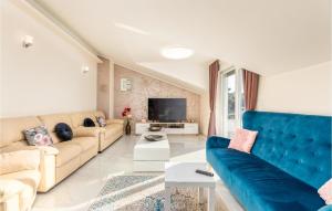 Beautiful Home In Pula With Jacuzzi 