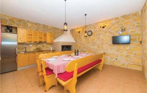 Lovely Home In Kastel Stari