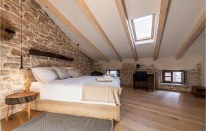 Awesome Home In Bale With Wifi