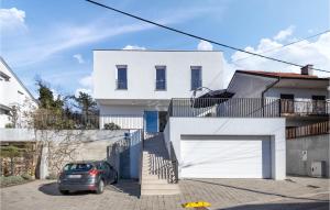 3 Bedroom Nice Home In Crikvenica
