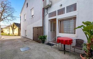 Cozy Apartment In Sveti Juraj With Wifi