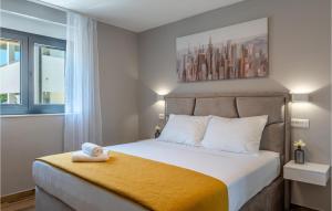 Stunning Home In Vrsi With Wifi